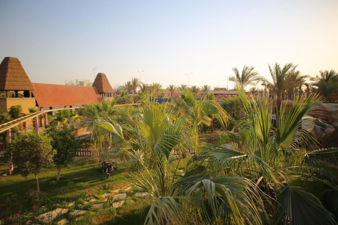 Swiss Inn Teda Hotel & Aqua Park ไอน์ ซกนา ภายนอก รูปภาพ